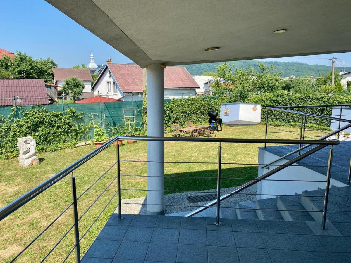 Apartman Triga Снина Екстериор снимка